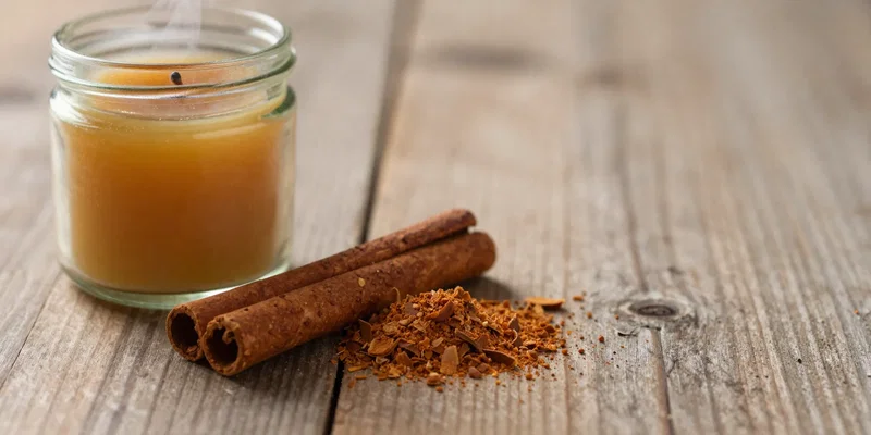 Warm Bakery Soy Candle Recipes: Vanilla, Cinnamon, and Sugar Cookie Blends