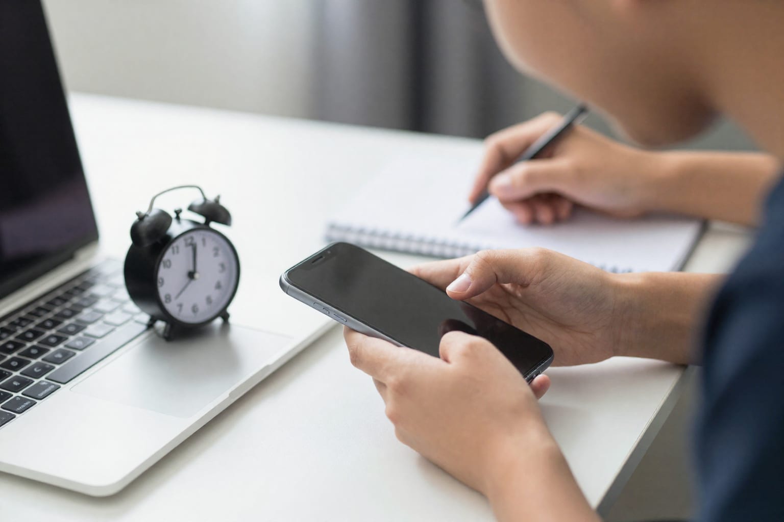 How I Stay Focused on Boring Tasks (3 Brain Hacks That Actually Work)