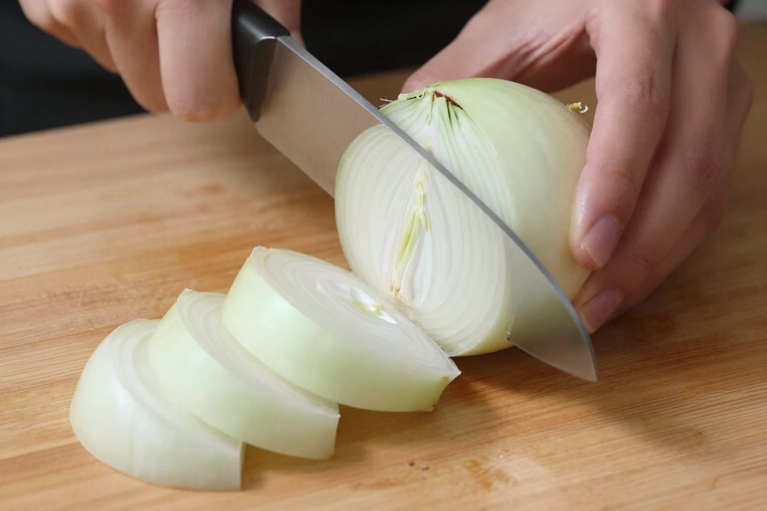How to Dice an Onion the Right Way: 8 Steps for Perfect, Tear-Free Cubes