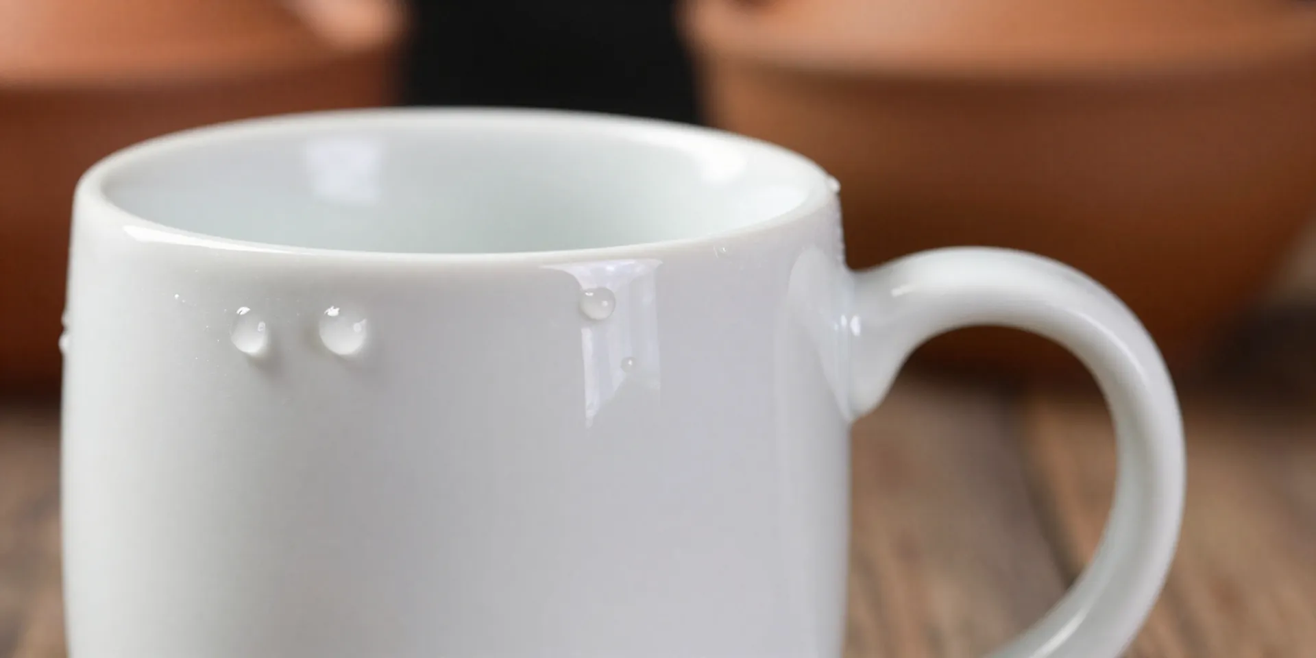 A Simple Glossy White Cone 6 Glaze Recipe Beginners Can Trust